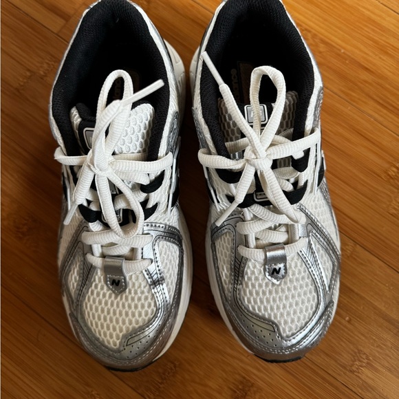 New Balance 1906: Kids 4.5, women’s 6, EUR 37 - Picture 2 of 3